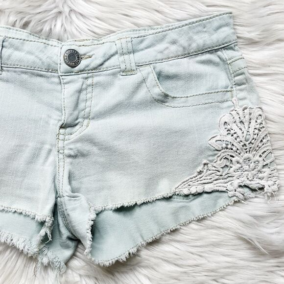 Mossimo Lace Cut Off Shorts Light Wash Size 5 - Picture 1 of 4